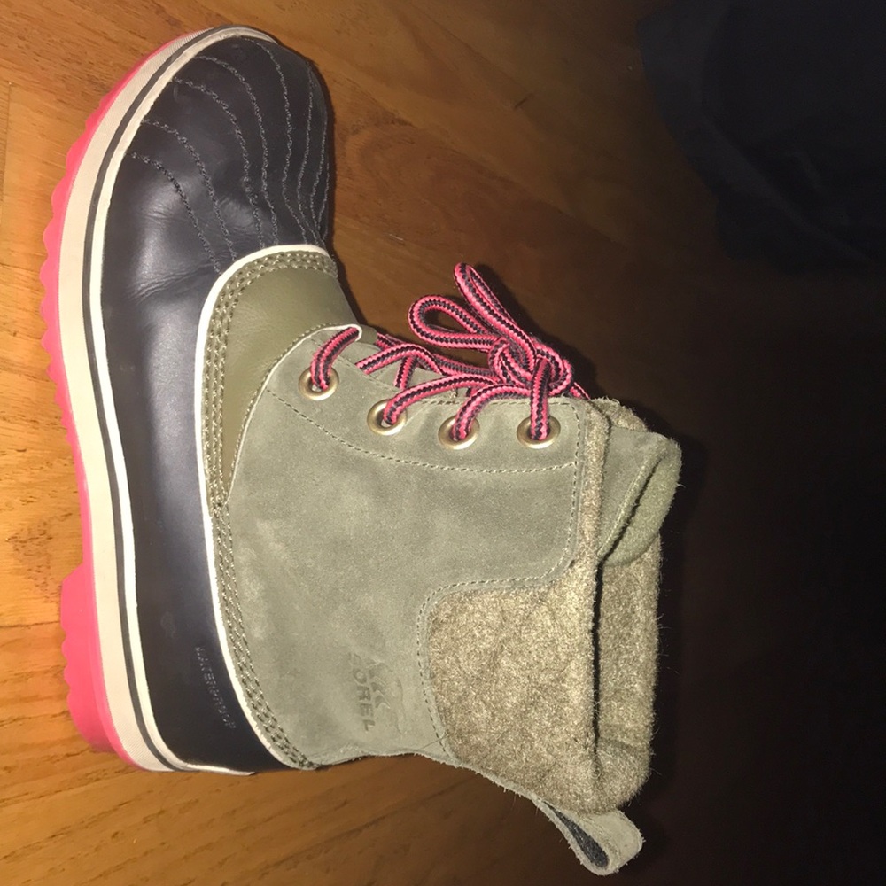 Sorel winter boats size 5 children!